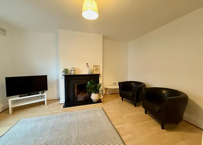 Private Centre דירה *